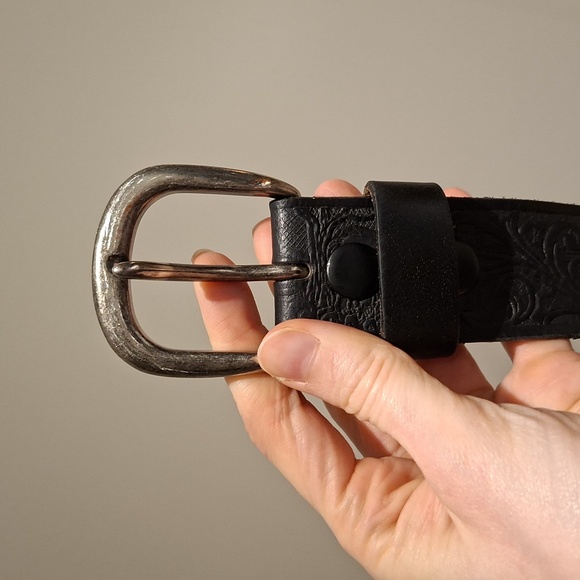 Men's Black Genuine Leather Embossed/Etched Belt with Horse Design (Size US 40) - Picture 2 of 10